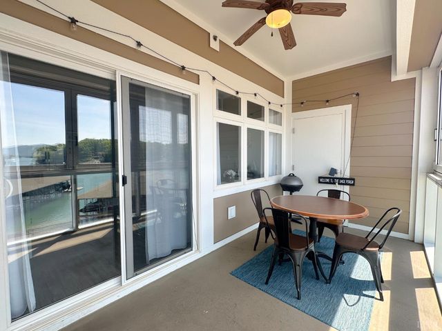 1273 Graves Harbor Trail 312, Huddleston, VA 24104