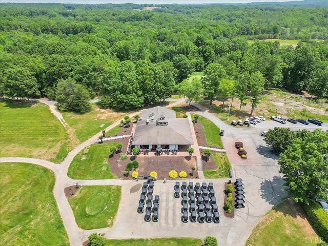 1273 Graves Harbor Trail 312, Huddleston, VA 24104