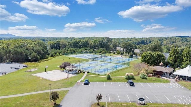 1273 Graves Harbor Trail 312, Huddleston, VA 24104