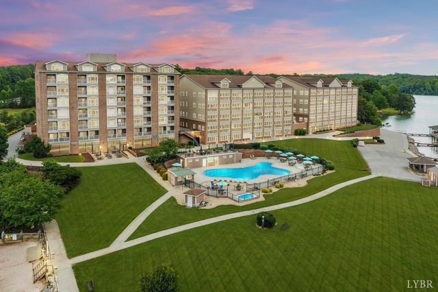 1273 Graves Harbor Trail 312, Huddleston, VA 24104
