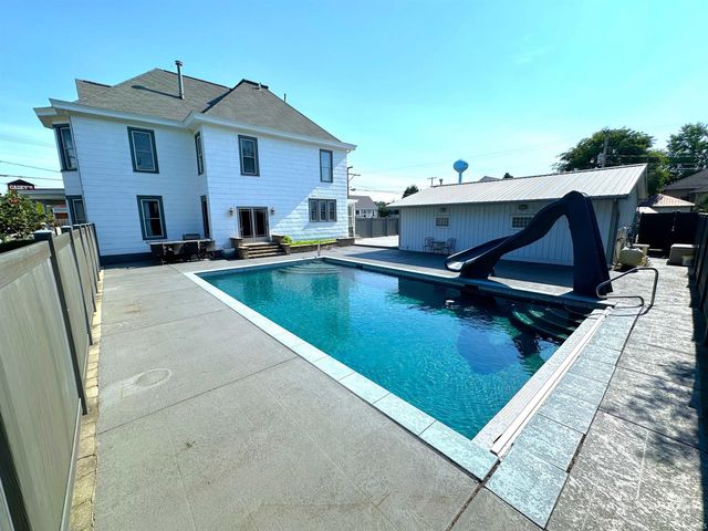 400 S PRAIRIE Street, Brookston, IN 47923