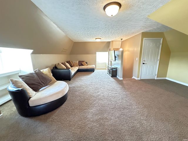 400 S PRAIRIE Street, Brookston, IN 47923