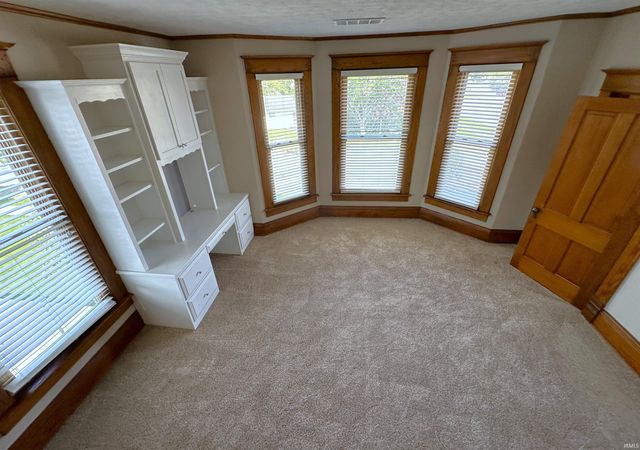 400 S PRAIRIE Street, Brookston, IN 47923