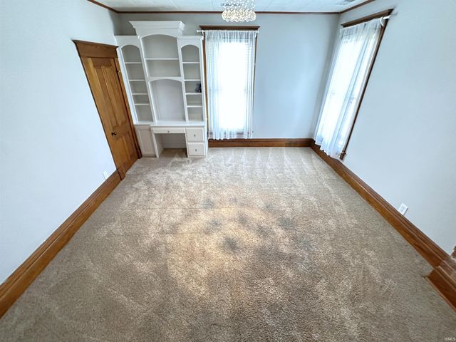 400 S PRAIRIE Street, Brookston, IN 47923