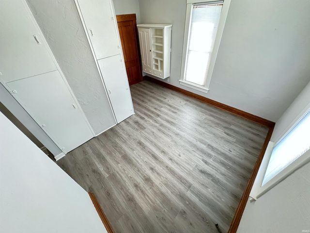 400 S PRAIRIE Street, Brookston, IN 47923