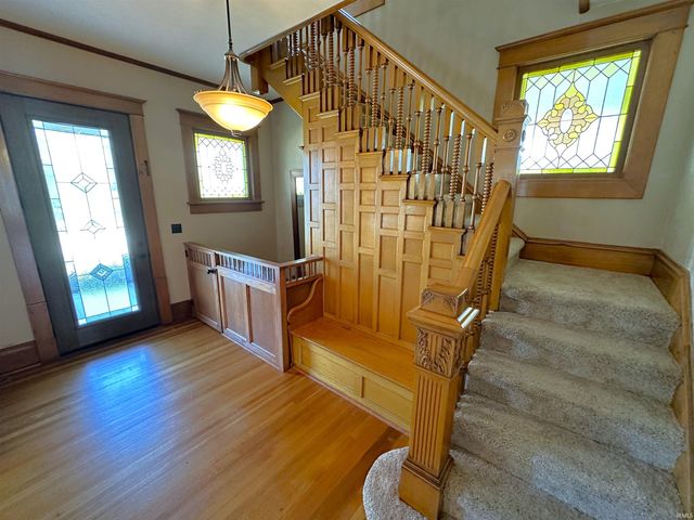 400 S PRAIRIE Street, Brookston, IN 47923