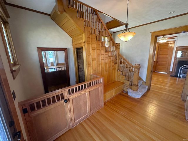 400 S PRAIRIE Street, Brookston, IN 47923