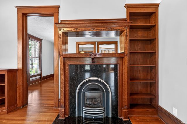400 S PRAIRIE Street, Brookston, IN 47923