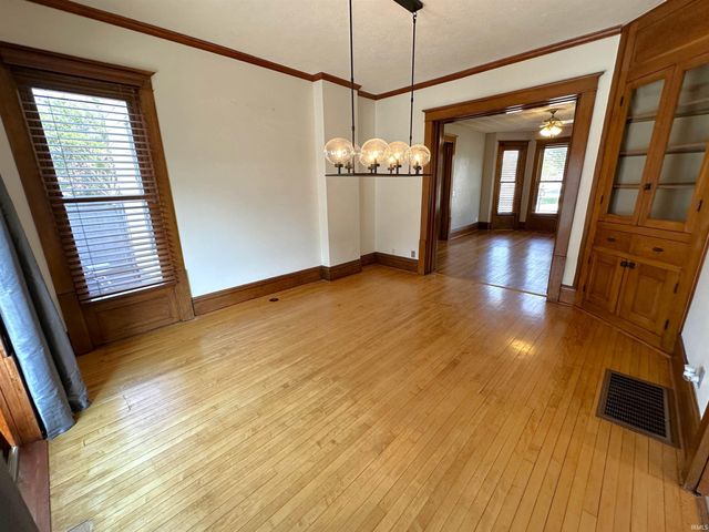 400 S PRAIRIE Street, Brookston, IN 47923