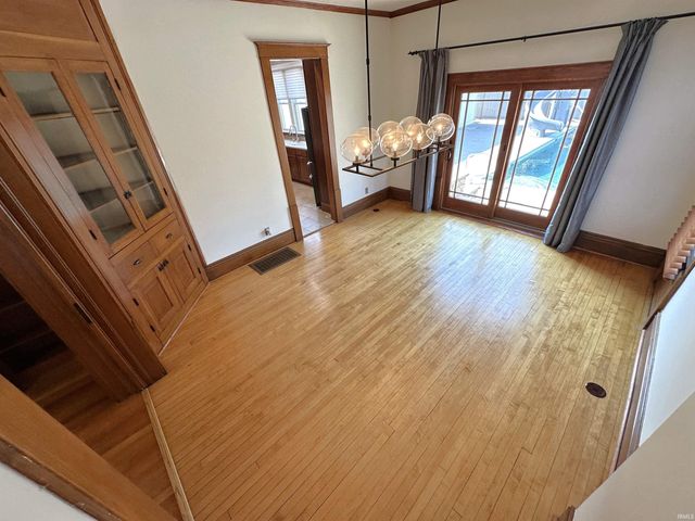 400 S PRAIRIE Street, Brookston, IN 47923