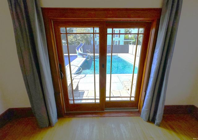400 S PRAIRIE Street, Brookston, IN 47923