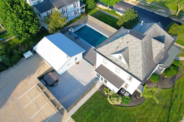 400 S PRAIRIE Street, Brookston, IN 47923