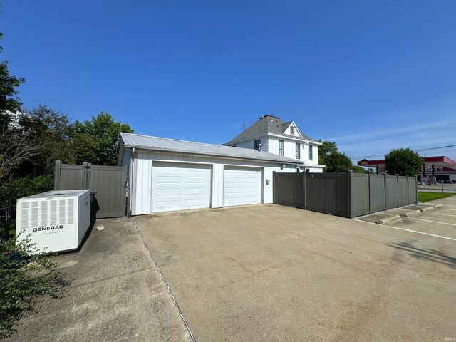 400 S PRAIRIE Street, Brookston, IN 47923