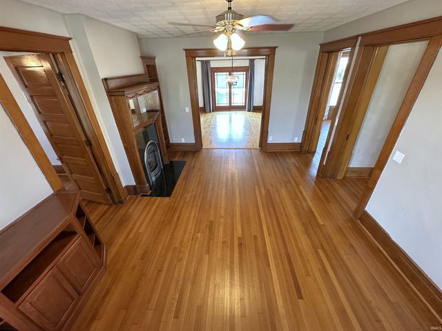 400 S PRAIRIE Street, Brookston, IN 47923