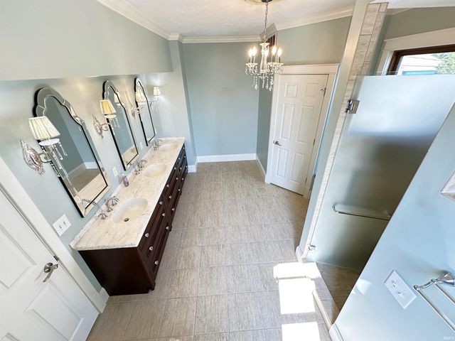400 S PRAIRIE Street, Brookston, IN 47923