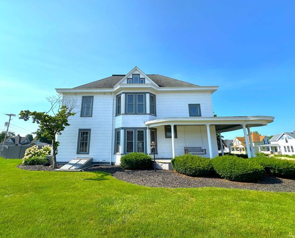 400 S PRAIRIE Street, Brookston, IN 47923