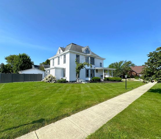400 S PRAIRIE Street, Brookston, IN 47923