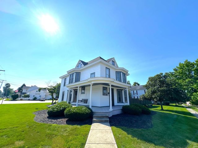 400 S PRAIRIE Street, Brookston, IN 47923