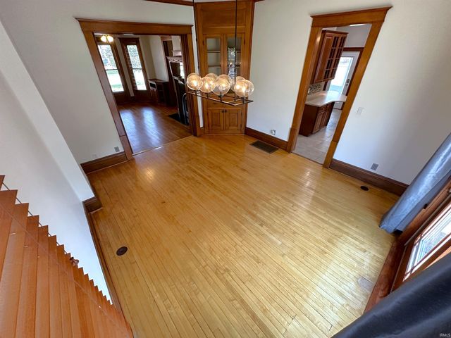 400 S PRAIRIE Street, Brookston, IN 47923