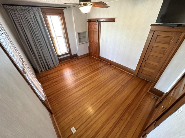 400 S PRAIRIE Street, Brookston, IN 47923