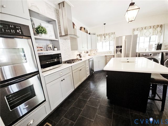 617 Mansion Dr, Hopewell, VA 23060