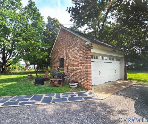 617 Mansion Dr, Hopewell, VA 23060