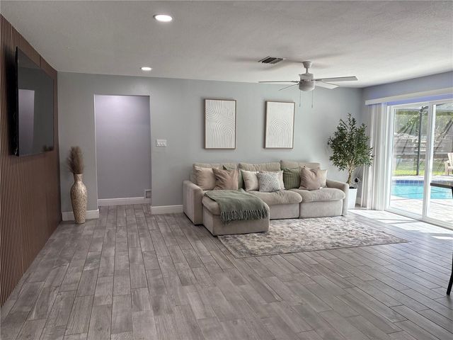 1203 USTLER ROAD, Apopka, FL 32712