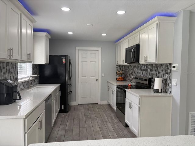 1203 USTLER ROAD, Apopka, FL 32712