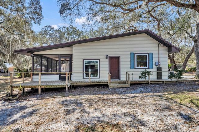 9043 SE 180TH AVE, Ocklawaha, FL 32179