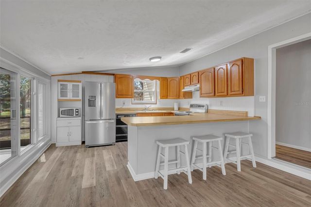 9043 SE 180TH AVE, Ocklawaha, FL 32179