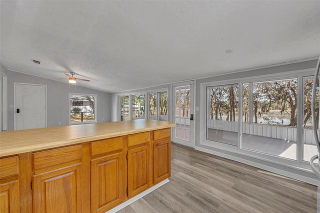 9043 SE 180TH AVE, Ocklawaha, FL 32179