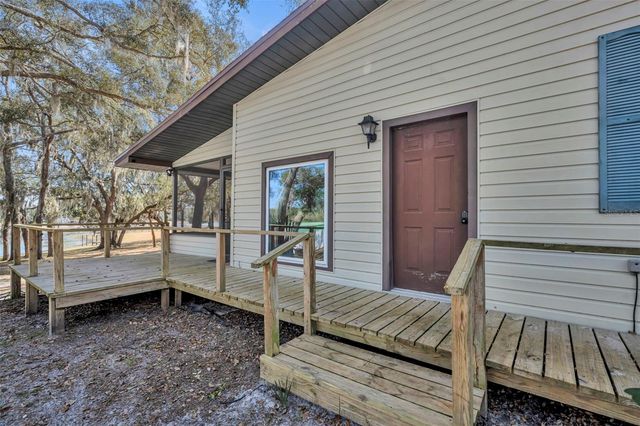 9043 SE 180TH AVE, Ocklawaha, FL 32179