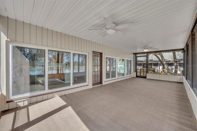 9043 SE 180TH AVE, Ocklawaha, FL 32179