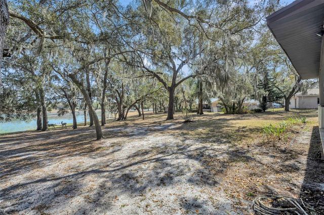 9043 SE 180TH AVE, Ocklawaha, FL 32179