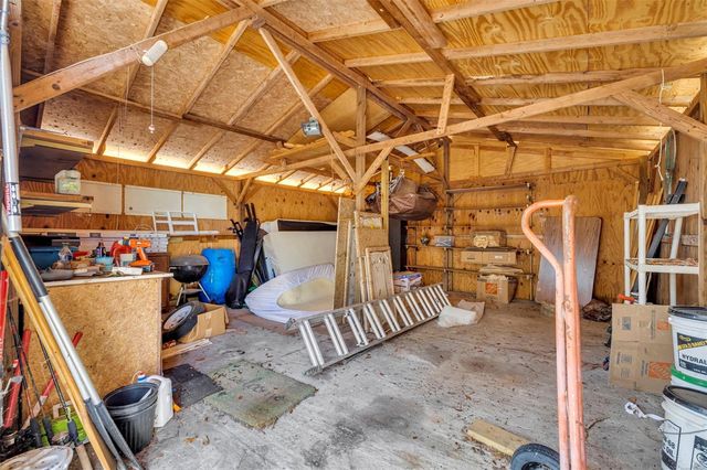 9043 SE 180TH AVE, Ocklawaha, FL 32179