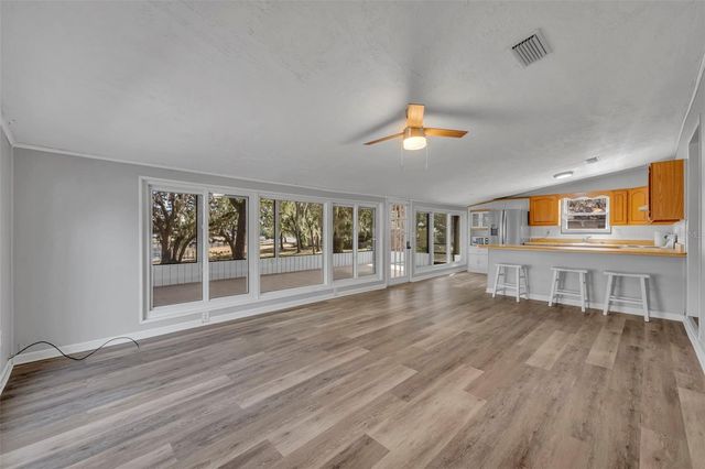 9043 SE 180TH AVE, Ocklawaha, FL 32179