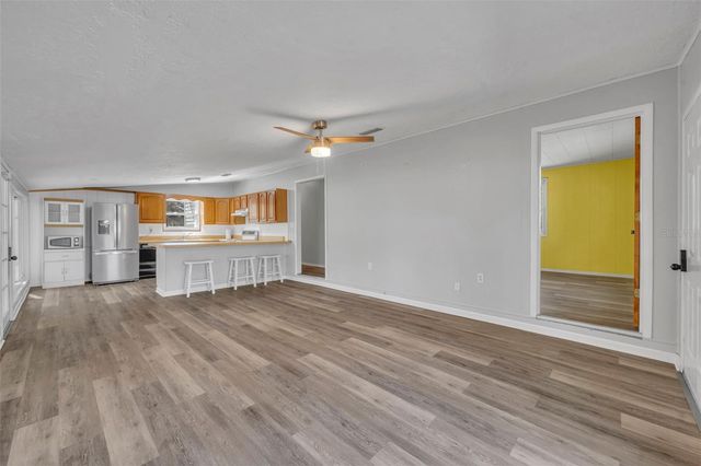 9043 SE 180TH AVE, Ocklawaha, FL 32179