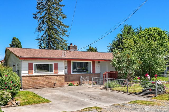 16022 11th Avenue SW, Burien, WA 98166