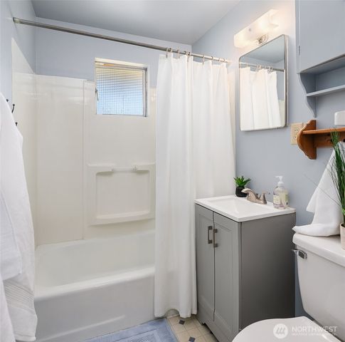 16022 11th Avenue SW, Burien, WA 98166
