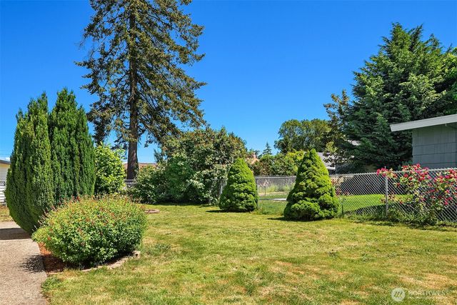 16022 11th Avenue SW, Burien, WA 98166