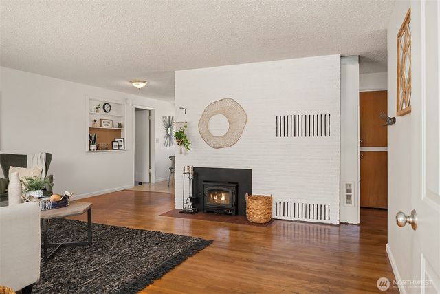 16022 11th Avenue SW, Burien, WA 98166