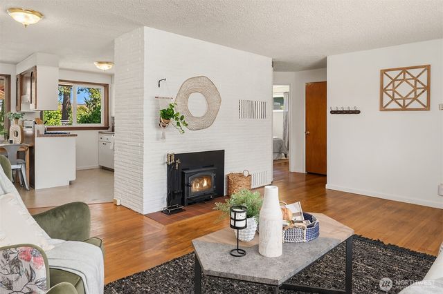 16022 11th Avenue SW, Burien, WA 98166