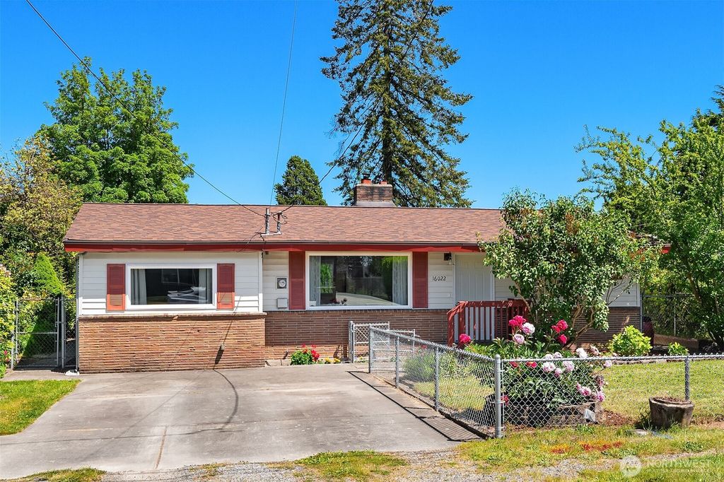 16022 11th Avenue SW, Burien, WA 98166