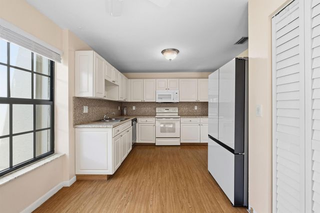 3233 Perimeter Drive 2511, Greenacres, FL 33467