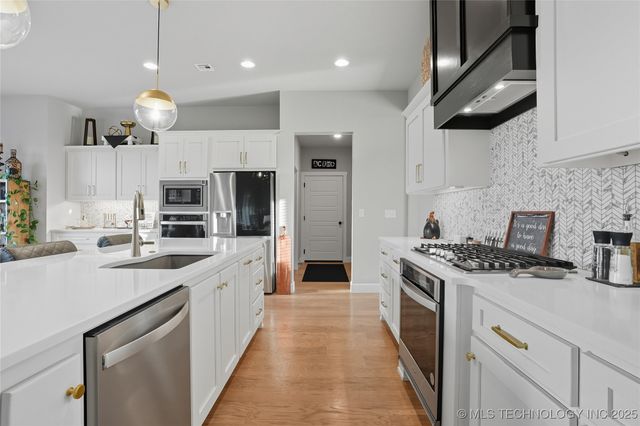 17816 S 47th East Avenue, Bixby, OK 74008