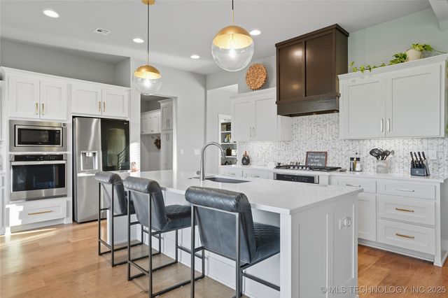 17816 S 47th East Avenue, Bixby, OK 74008