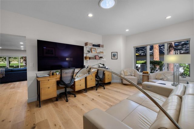 60733 Willow Creek Loop, Bend, OR 97702