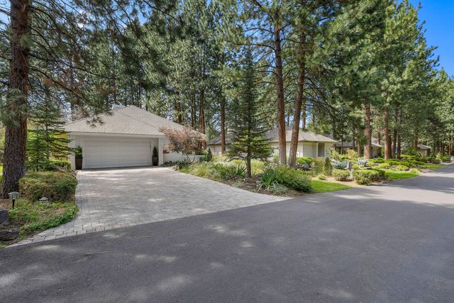 60733 Willow Creek Loop, Bend, OR 97702