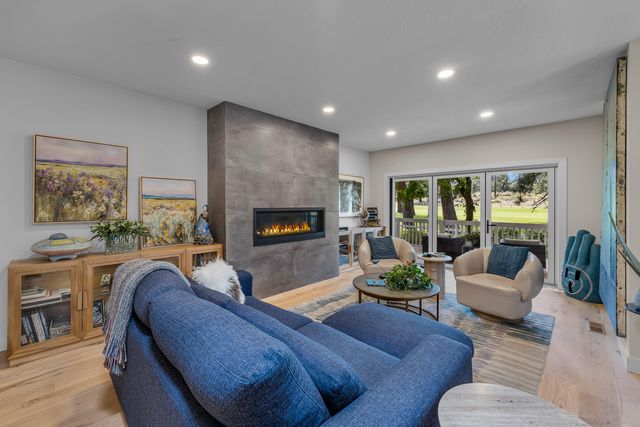 60733 Willow Creek Loop, Bend, OR 97702