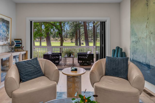 60733 Willow Creek Loop, Bend, OR 97702